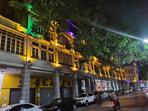 LED洗墻燈和LED線(xiàn)條燈的區(qū)別在哪兒