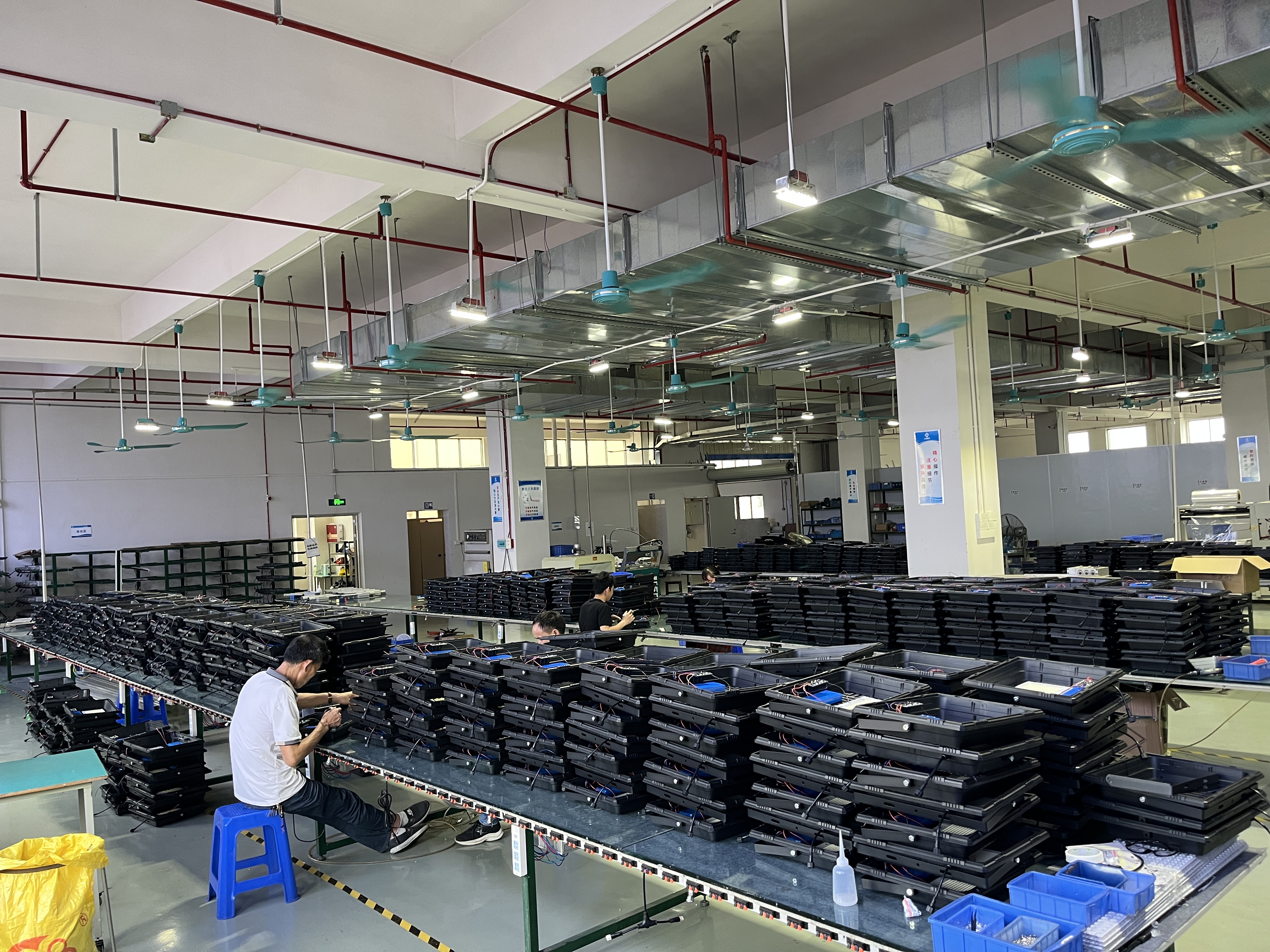 太陽(yáng)能一體化投光燈-小黃燈(圖6)